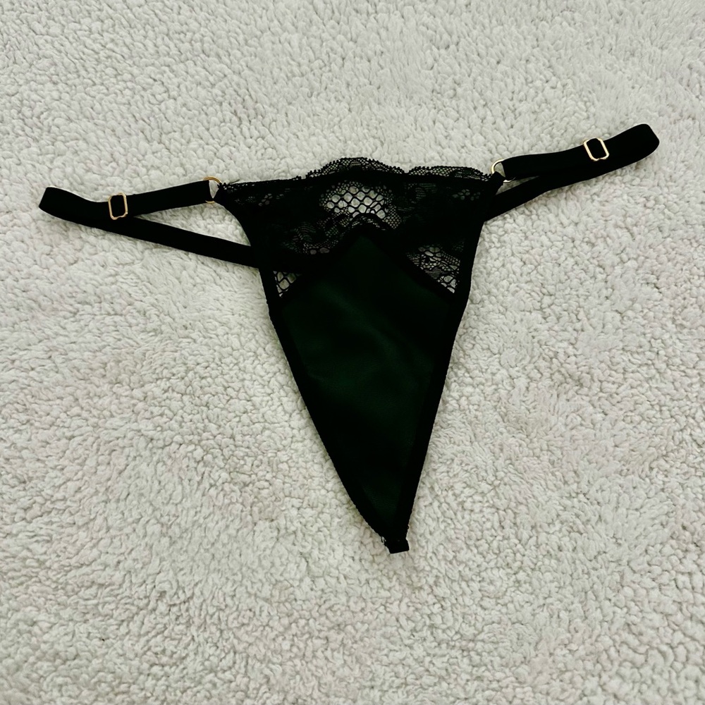 Victoria’s Secret V-String Panty